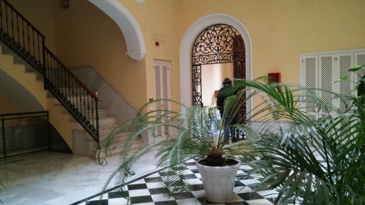 Luxurious 2 Bedroom Flat In A Historic Building Σεβίλλη Εξωτερικό φωτογραφία