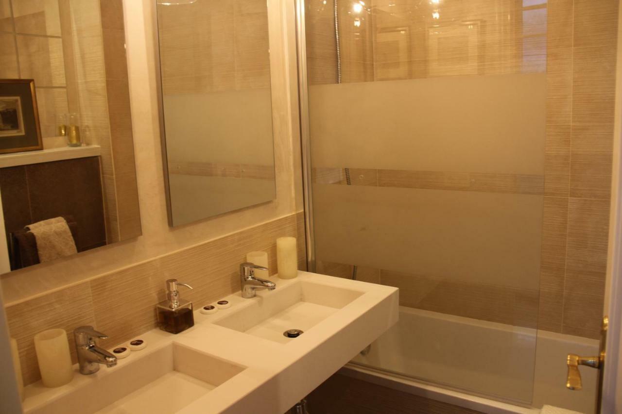 Luxurious 2 Bedroom Flat In A Historic Building Σεβίλλη Εξωτερικό φωτογραφία