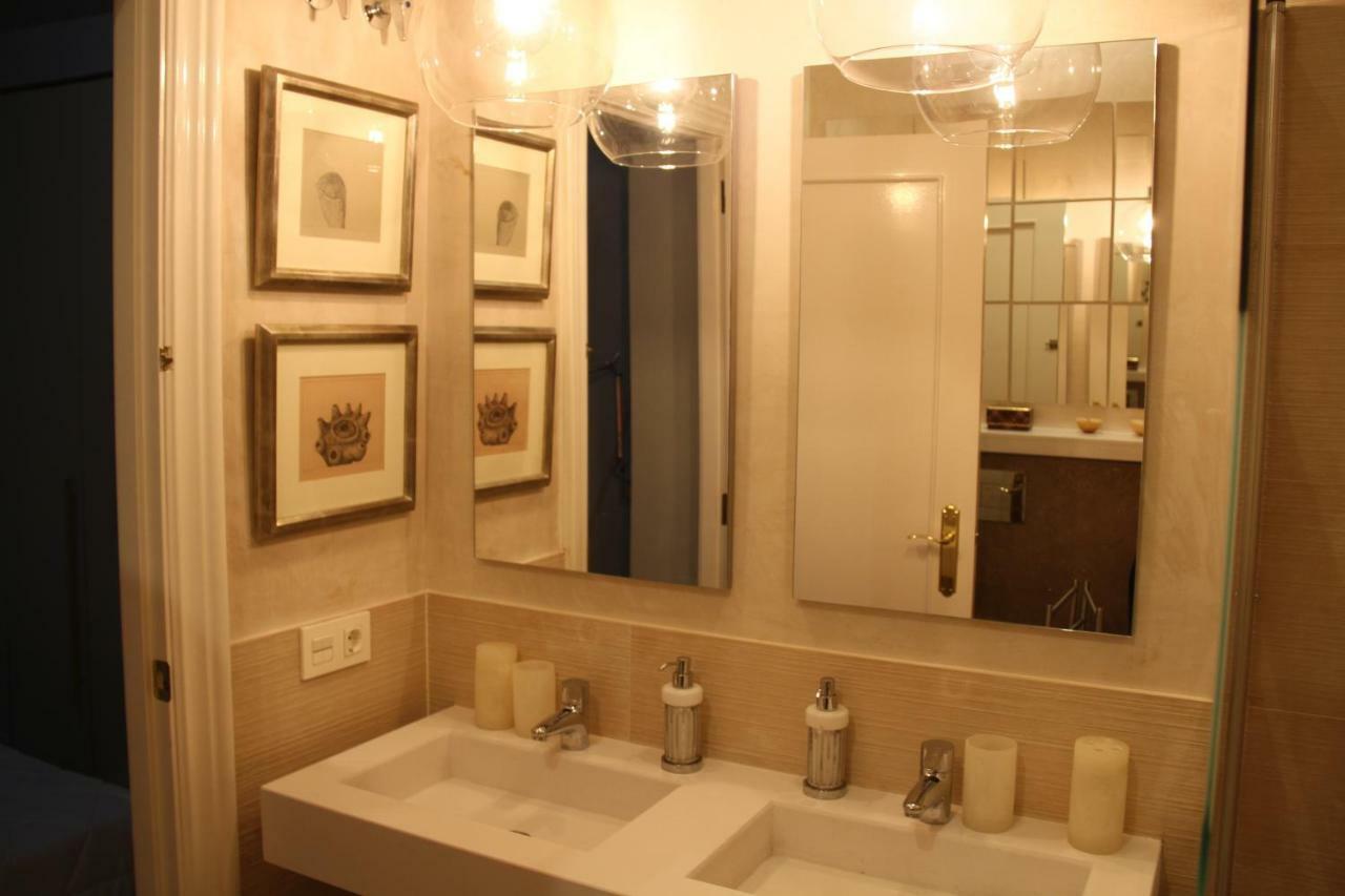 Luxurious 2 Bedroom Flat In A Historic Building Σεβίλλη Εξωτερικό φωτογραφία
